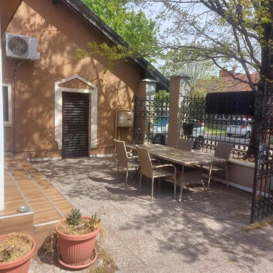 Guest House Maja Novi Sad Exterior photo