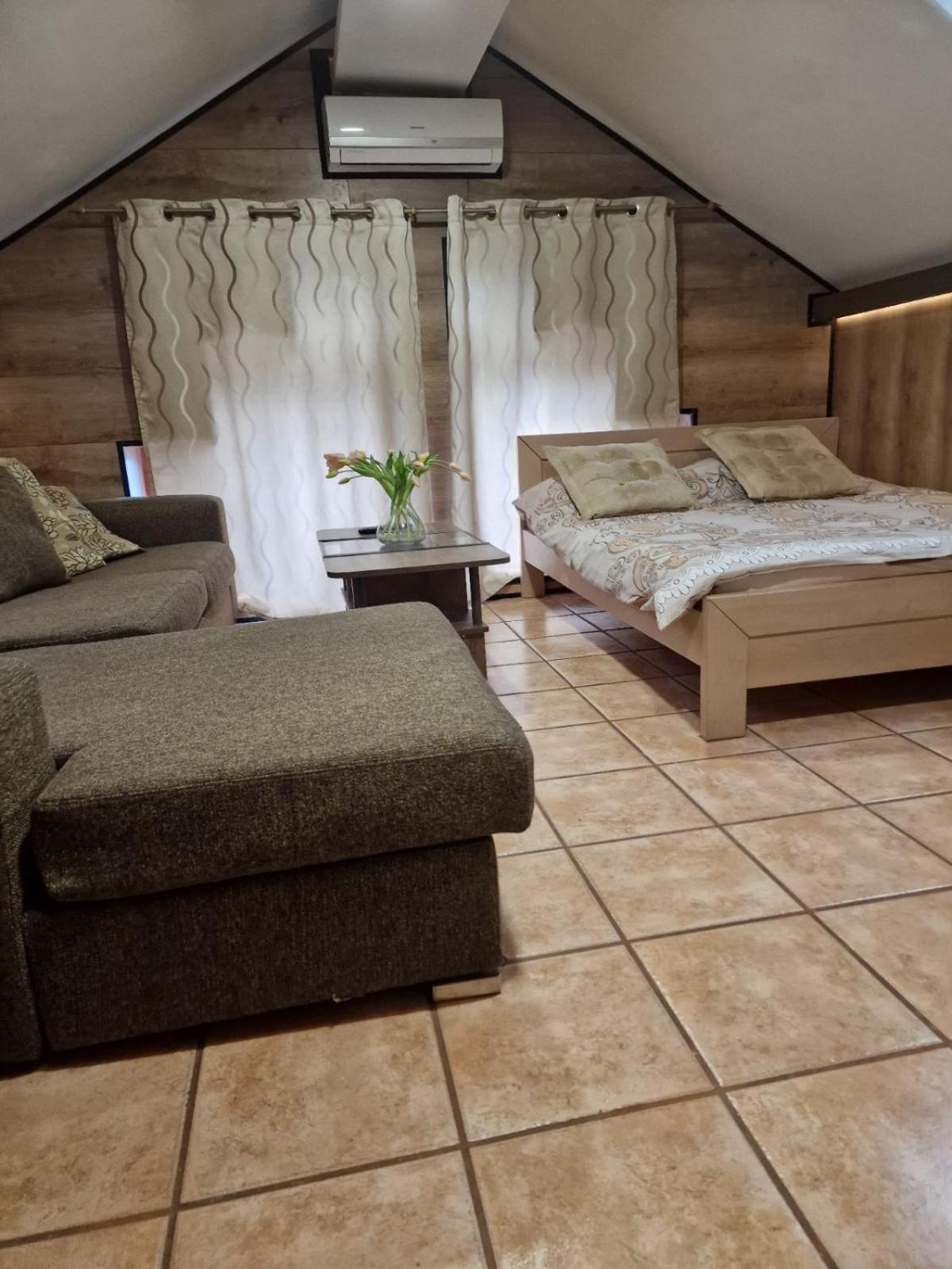 Guest House Maja Novi Sad Exterior photo