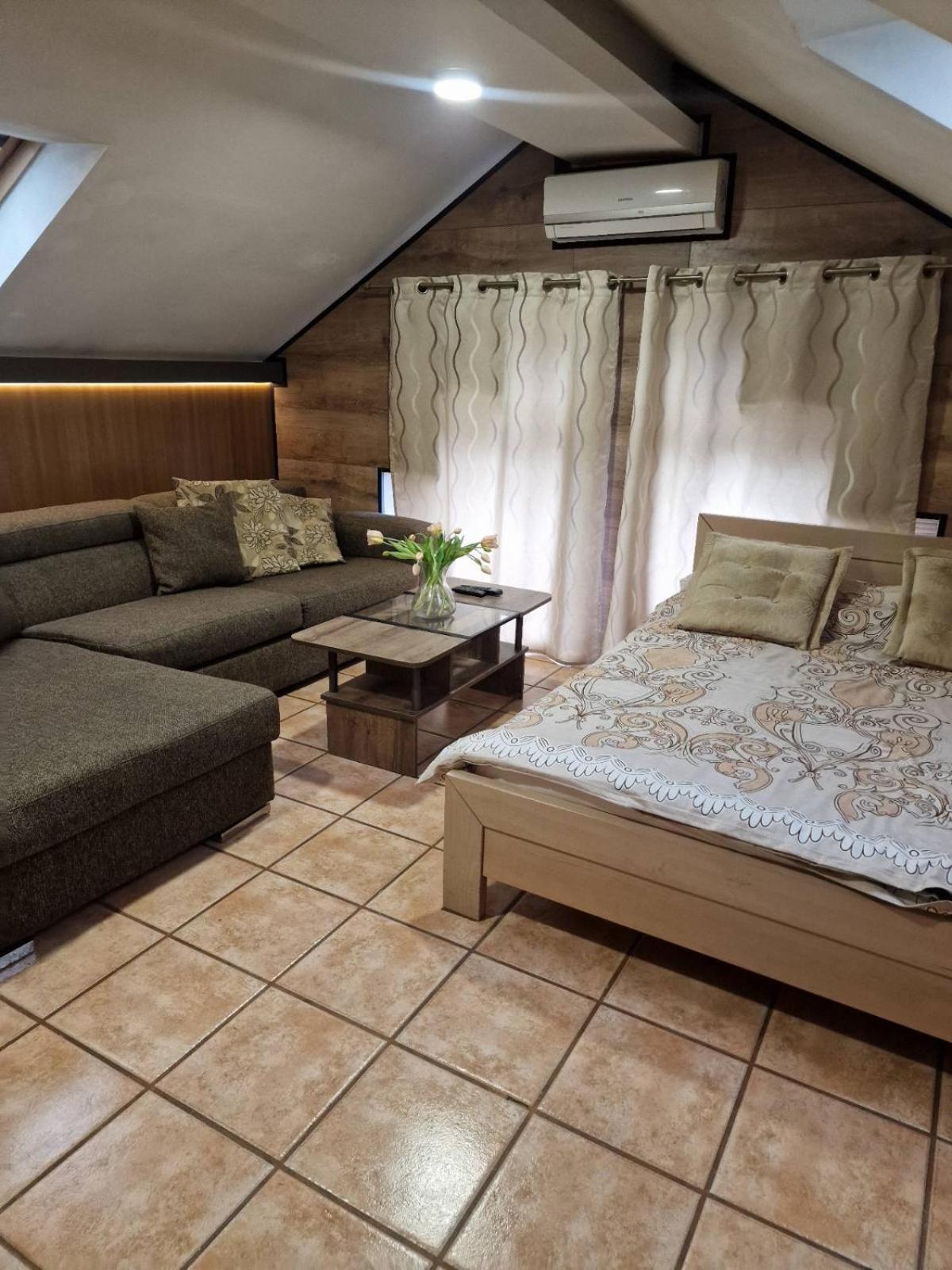 Guest House Maja Novi Sad Exterior photo
