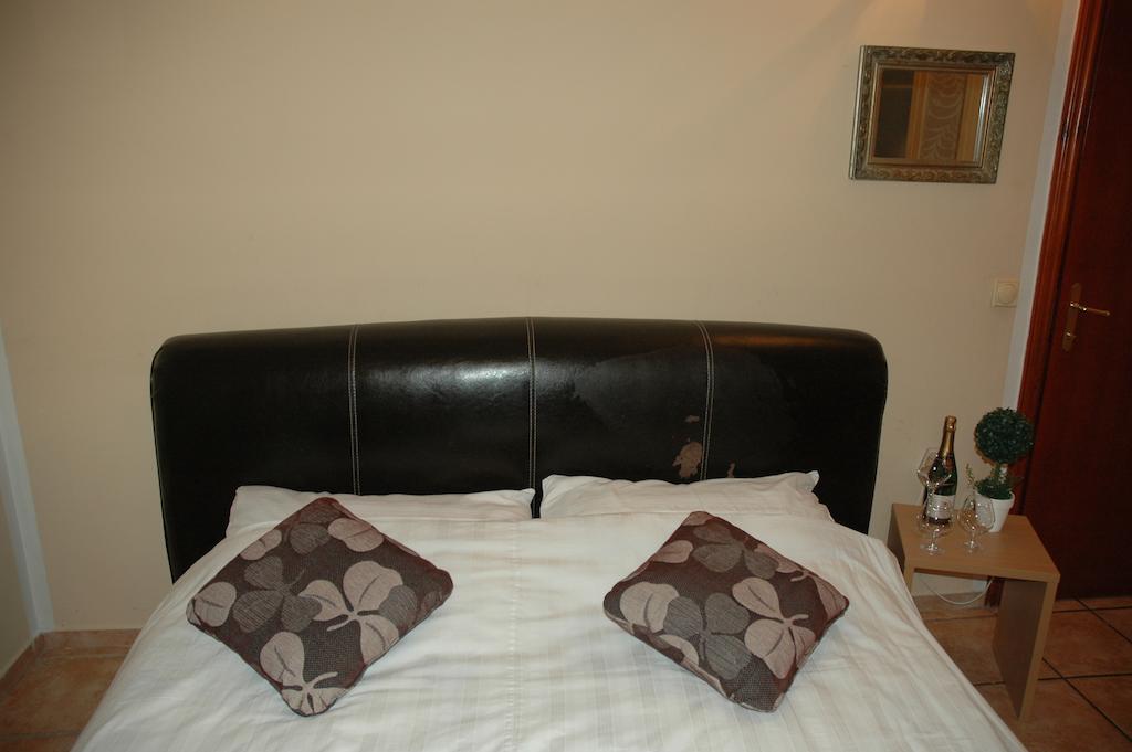 Guest House Maja Novi Sad Exterior photo